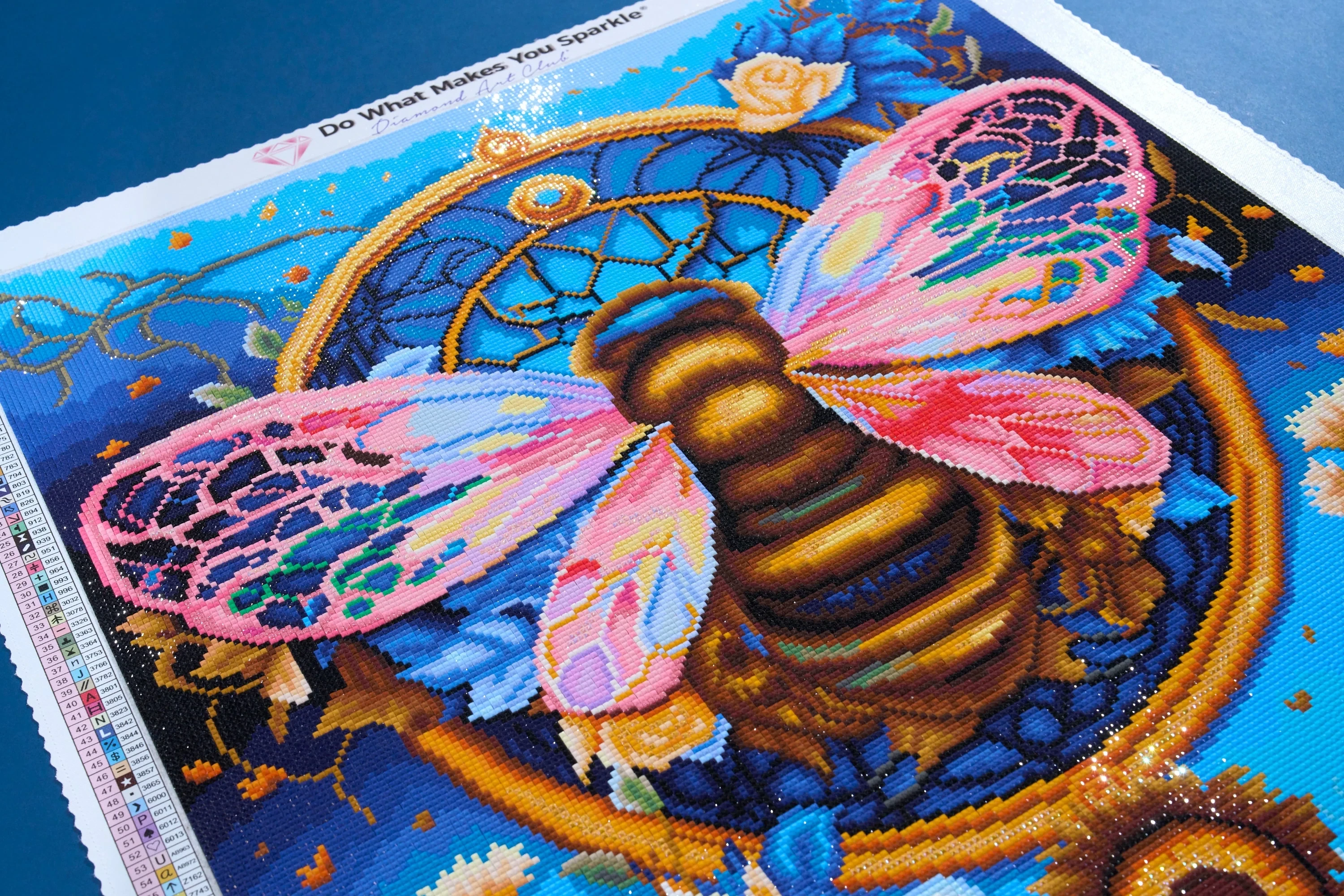 1127-filigree-bee-1.webp