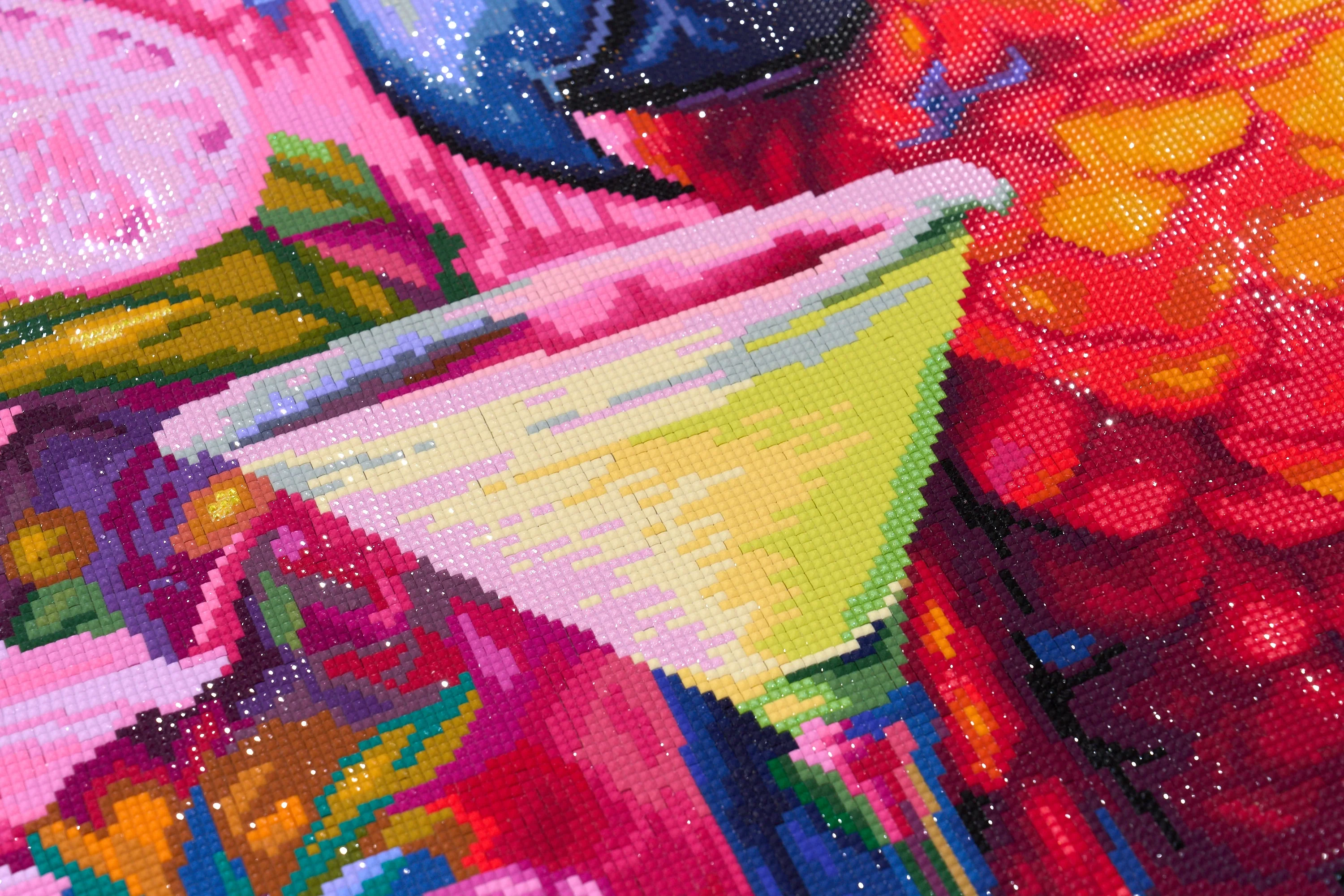 1450-happy-hour-parrot-1.webp