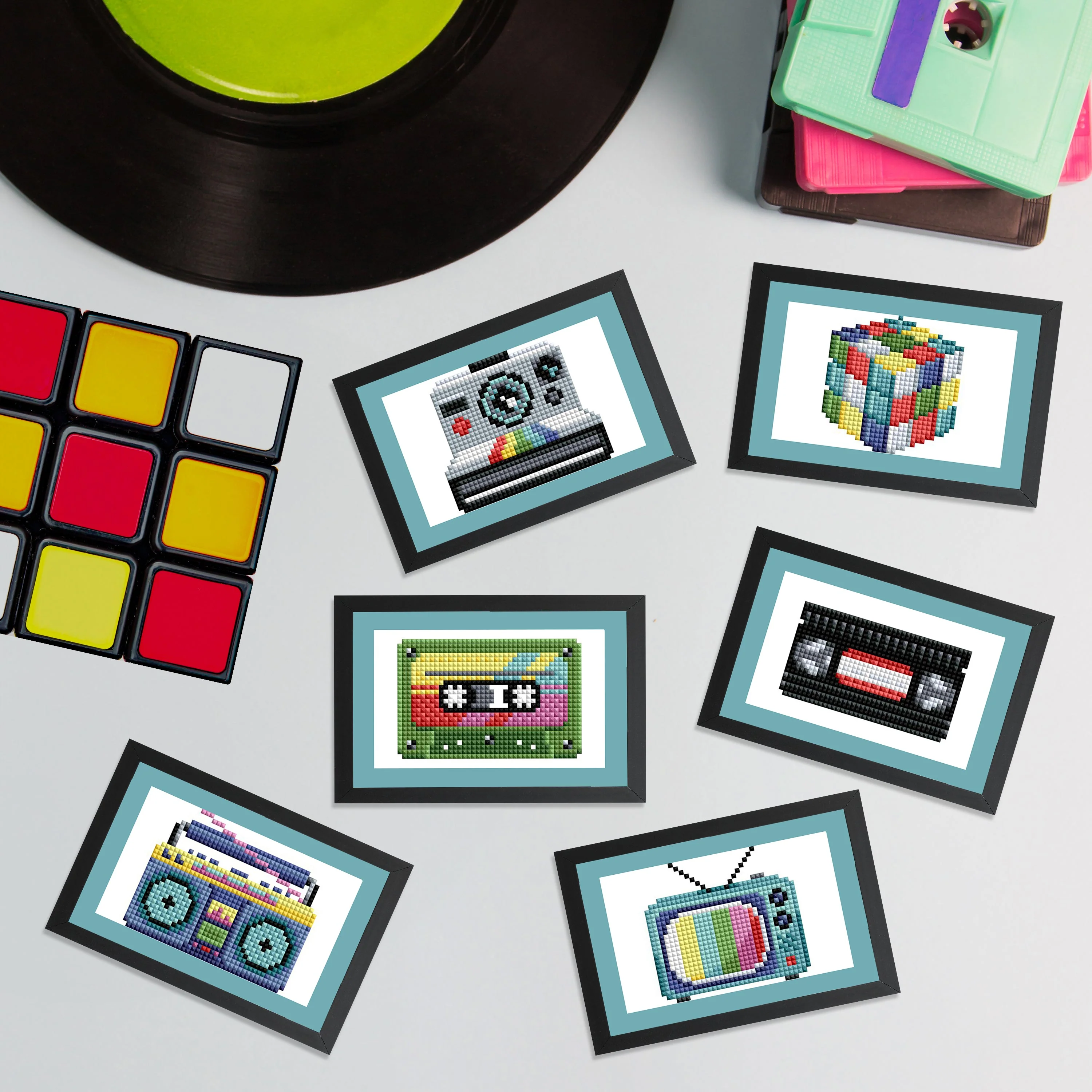 2047-mini-dazzles-80s-1.webp
